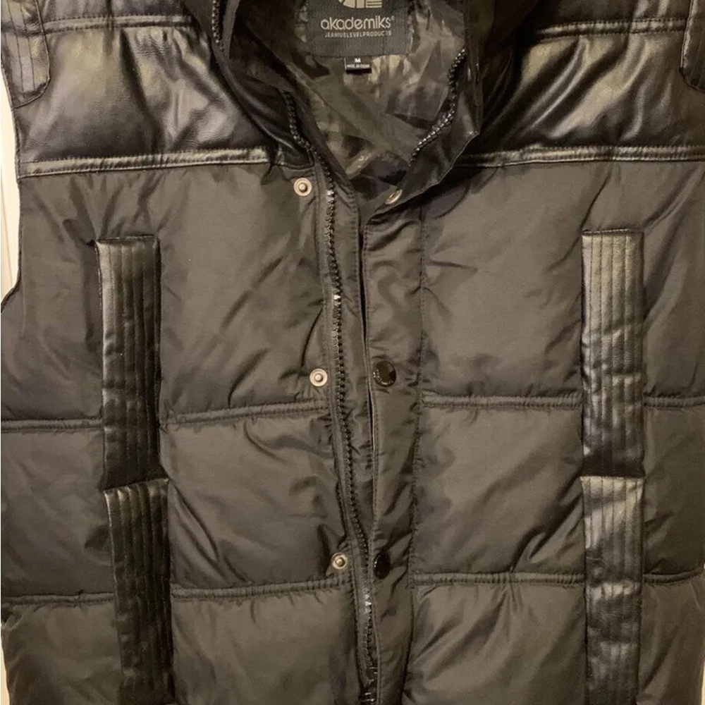 Akademiks Mens Sz M Sleeveless Nylon Puffer Vest Full Zip‎ Jacket Black